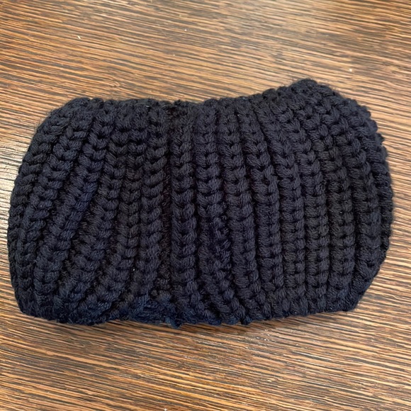 C.C. Exclusives Black knit crystal knot ear warmer - Picture 4 of 10